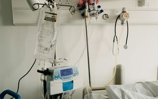 Ce este dializa și când se ajunge la ea. Cum funcționează tratamentul care înlocuiește rinichii
