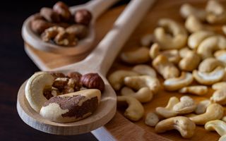 Carența de seleniu: simptome, cauze și ce alimente te ajută să previi deficitul