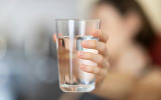 Factori care afectează calitatea apei. De ce apa poate deveni improprie pentru consum chiar dacă pare limpede