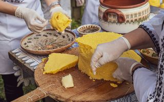 Mămăliga îngrașă? Câte calorii are și cum să o mănânci fără să îți sabotezi dieta