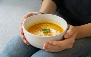 Supă cremă de dovleac. Rețetă simplă, aromată și perfectă pentru toamnă