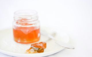 Peltea de gutui. Rețeta clasică pentru o peltea limpede, aromată și bine închegată