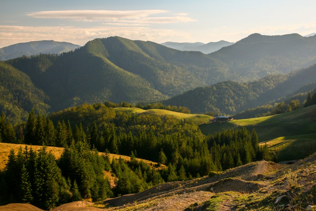 Top 10 Locații Unde Să Mergi Cu Cortul La Munte In Romania Divertisment Calatorii Eva Ro