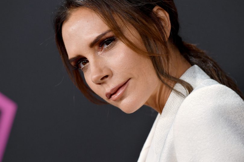 Pantofii pe care Victoria Beckham îi poartă în sezonul festiv – nu sunt cum te aștepți!