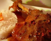 Raţă cu sos de ciocolată Raţă cu sos de ciocolată